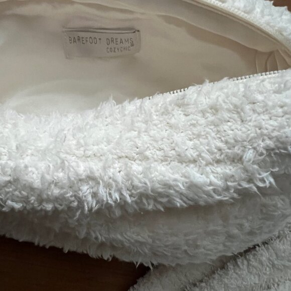 NWOT** Barefoot Dreams CozyChic® Eye Mask, Scrunchie and Sock Set - Picture 3 of 5